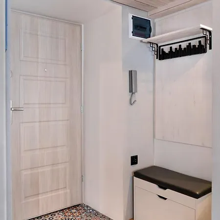 Apartment Chmielna Z Antresola Warsaw